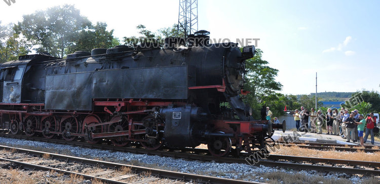 Парен влак Баба Меца рай за англичани, пътуват във вагоните на Цар Борис