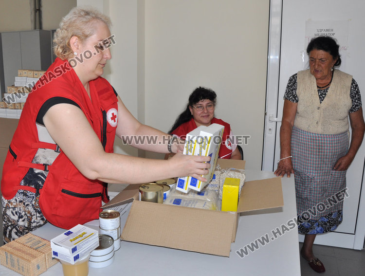 Чакат социално слаби до края на септември да си приберат помощите