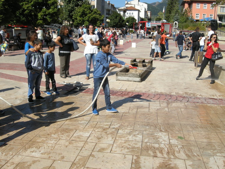 Празник на открито в Смолян "Пожарната през детските очи"