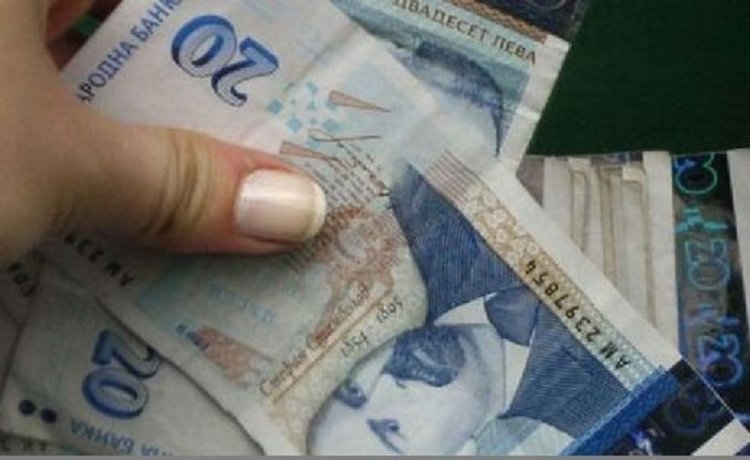 Европроучване: Половината данъкоплатци против ”плоския данък”