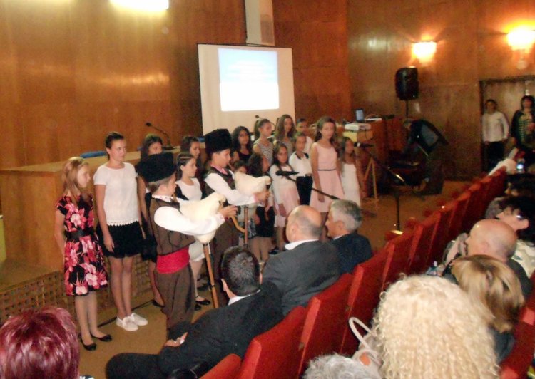  Областният управител на Смолян пред учителите: Предизвикателствата се увеличават не само заради демографската криза