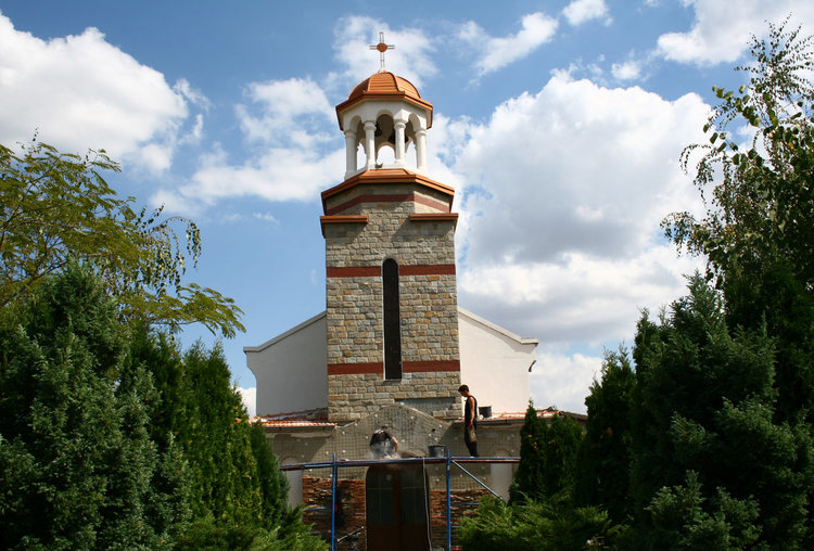 Уволниха отец Януарий, забраниха му да служи в цялата епархия  