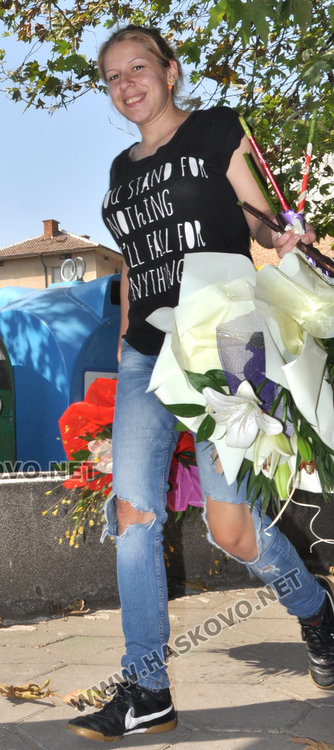 Наплив: до 10 лева букета за първия учебен ден