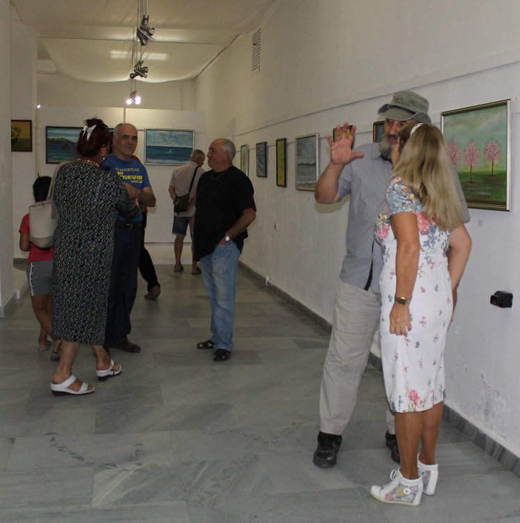 Валя Донкова подреди трета самостоятелна изложба в КДК