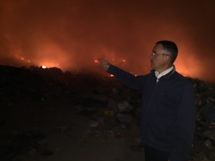 Хасан Азис участва в потушаването на големия пожар на сметището край Вишеград