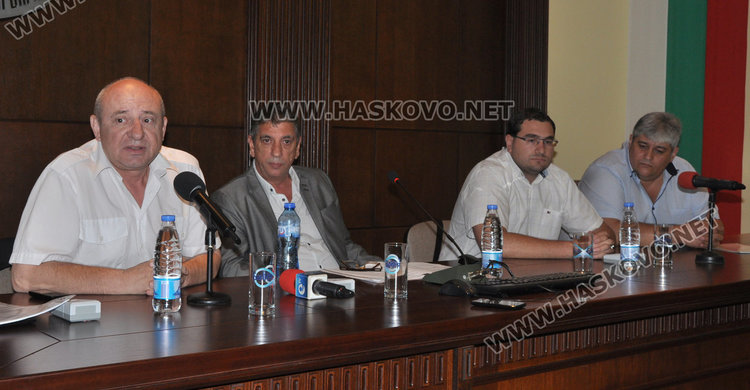 Обучават приемни семейства да се грижат за деца с увреждания и бежанци