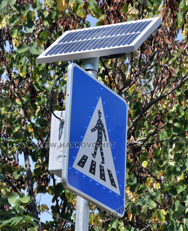 Светещи табели за пешеходна пътека слагат в Хасково