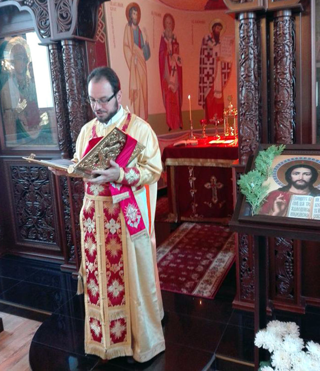 Уволниха отец Януарий, забраниха му да служи в цялата епархия  