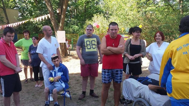 21 потребители в центъраса на целодневна грижа