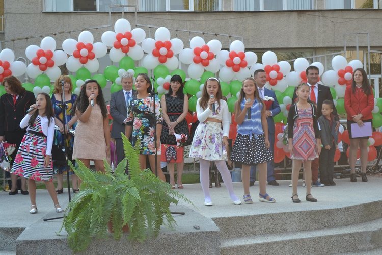 Хари Потър въведе първокласниците на „Славейков“