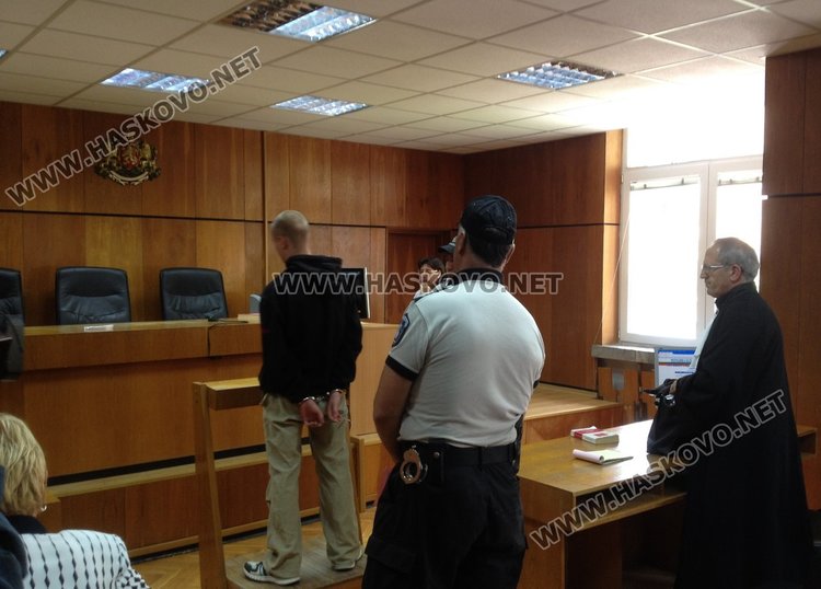 Окръжният съд в Смолян даде 8 години затвор за 18 годишния Антон Петков, убил с нож  Никола Мавродиев