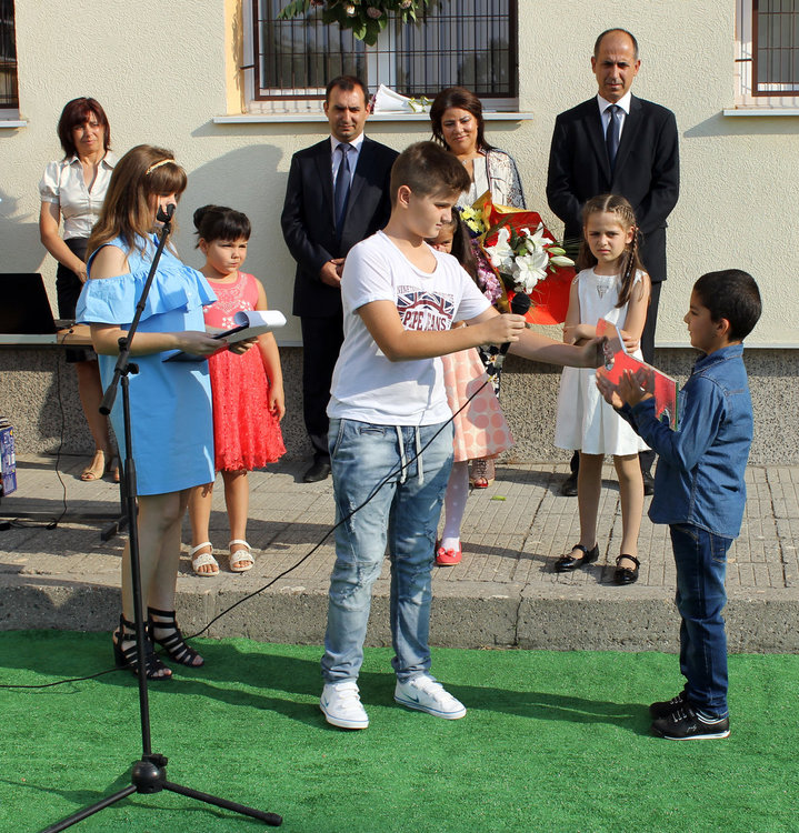 "Йовков&ldquo; посрещна своите ученици, прага прекрачиха 95 първокласници