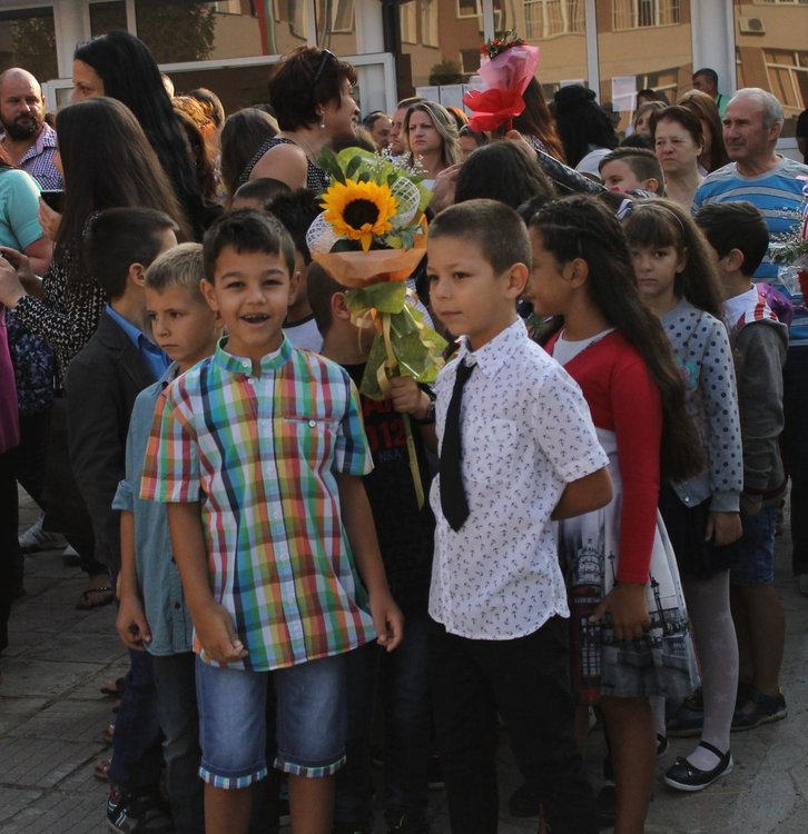 64 първокласници прекрачиха прага на СУ "Любен Каравелов"