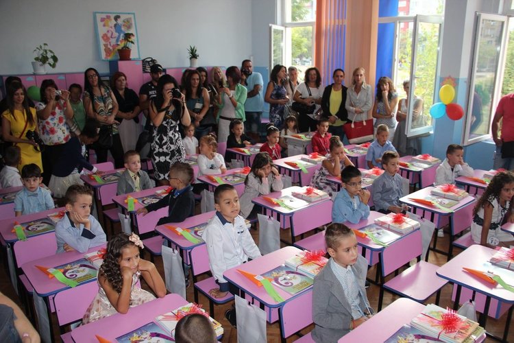 Алековци започват учебната година със 121 нови ученици