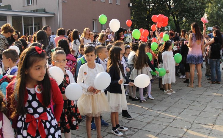 64 първокласници прекрачиха прага на СУ "Любен Каравелов"