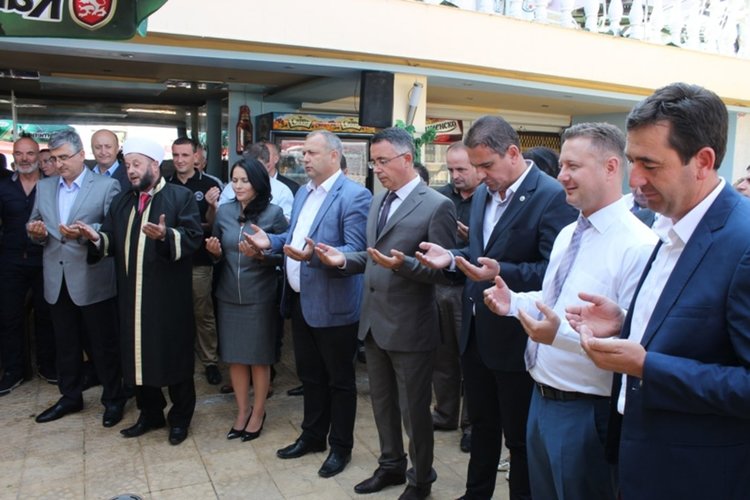 Хасан Азис: Байрамът е празник, който ни  показва да бъдем заедно и сплотени