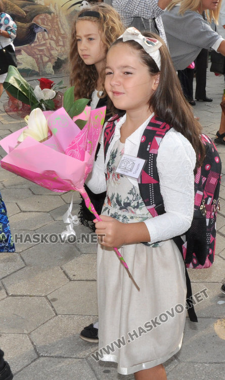 101 първолаци получиха ключа на знанието в „Климент“