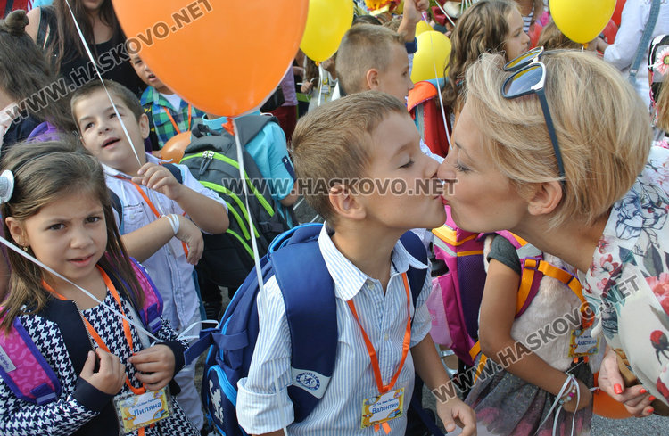 Механото прие „Рилски“ с широко сърце, балони  за първолаците