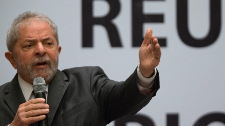 Повдигнаха обвинения на бивш бразилски президент за корупция