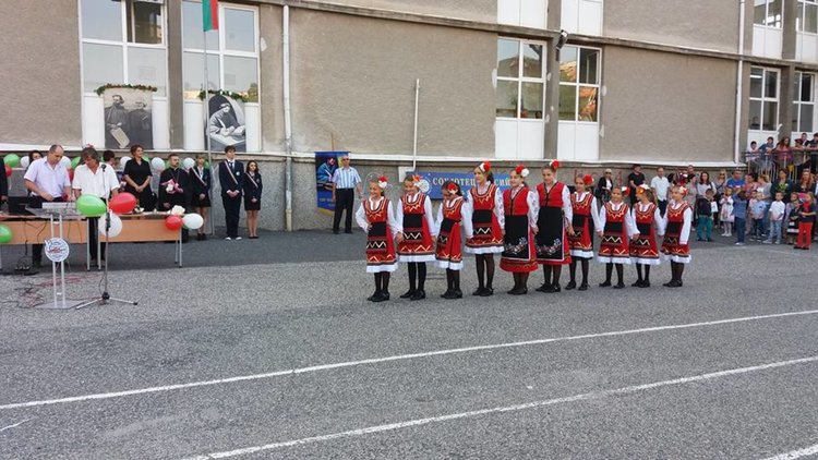 Паисий празнува, посреща ученици за 104 –ти път