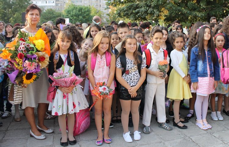64 първокласници прекрачиха прага на СУ "Любен Каравелов"