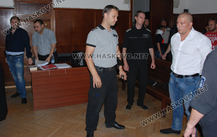 Кръстьо Кръстев (вляво)  и Емил Митев (вдясно)