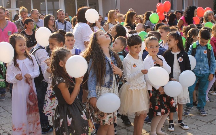 64 първокласници прекрачиха прага на СУ "Любен Каравелов"