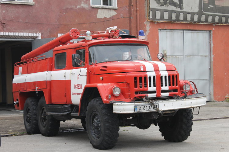 Огнеборци гасиха пожар в димитровградския квартал Черноконево