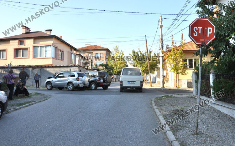 Казанлъшки джип отнесе хасковски на ул. “Македония” 