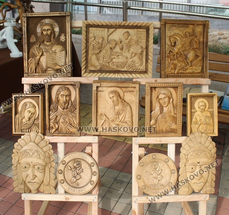 Уникалните дърворезбовани икони на Димитър Димитров