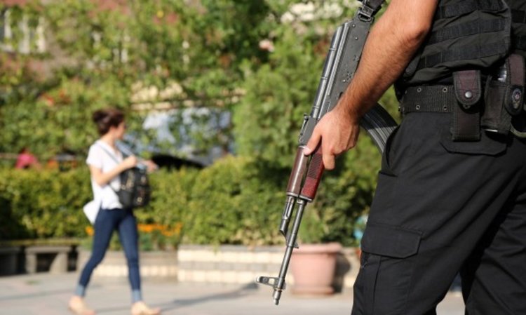 Задържаха четирима в Турция заради подготвяни нападения срещу посолства