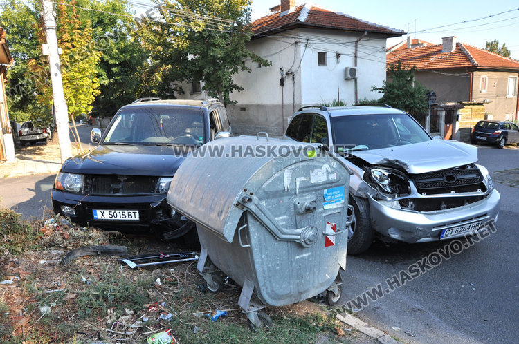 Казанлъшки джип отнесе хасковски на ул. “Македония” 