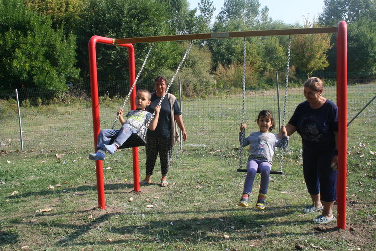 Децата във Виница имат нова площадка