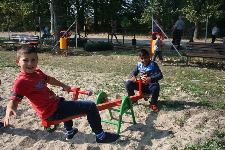 Децата във Виница имат нова площадка