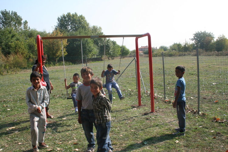 Децата във Виница имат нова площадка