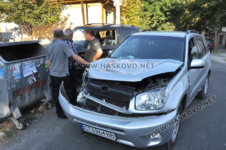Казанлъшки джип отнесе хасковски на ул. “Македония” 