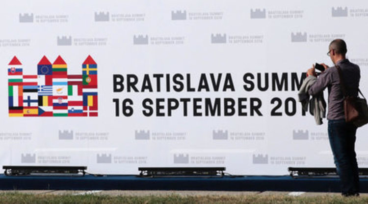 Европейските лидери се събират в Братислава в опит да върнат доверието към ЕС