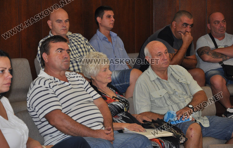 Диабетиците на протест, сбутват читалище в клуба им