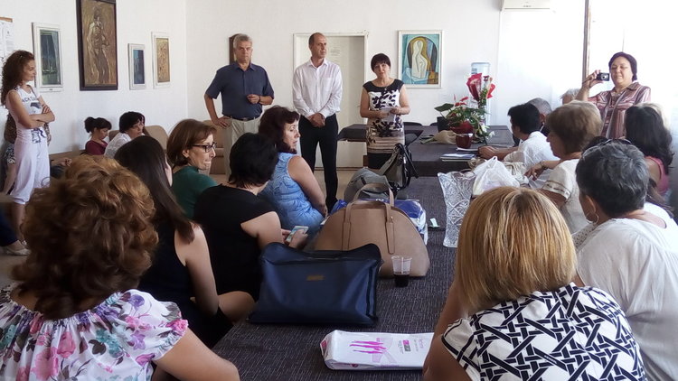 Караянчева и Илиев посетиха „Майстора“:“Пари за ремонт ще има!“ 