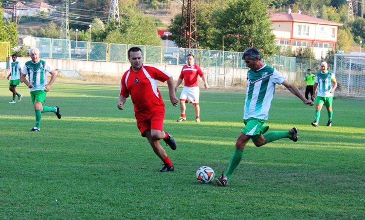 Ветераните на „Берое” грабнаха купата на Ардино