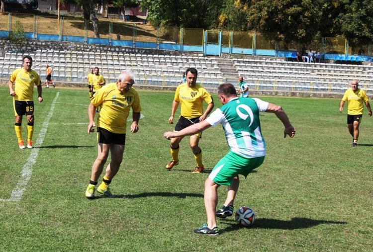 Ветераните на „Берое” грабнаха купата на Ардино