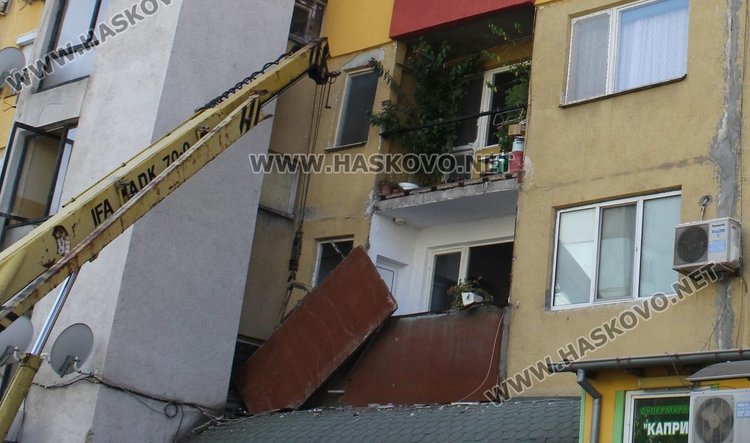 Парапет на тераса рани мъж в Димитровград