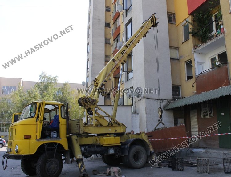 Парапет на тераса рани мъж в Димитровград