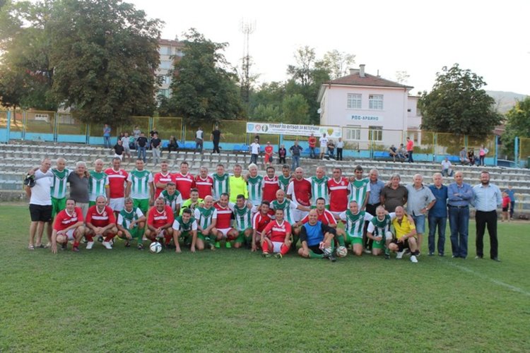 Ветераните на „Берое” грабнаха купата на Ардино