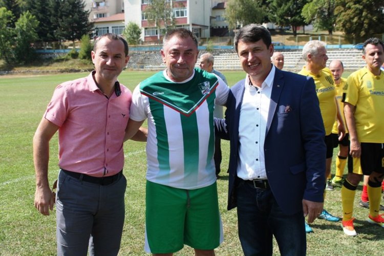 Ветераните на „Берое” грабнаха купата на Ардино