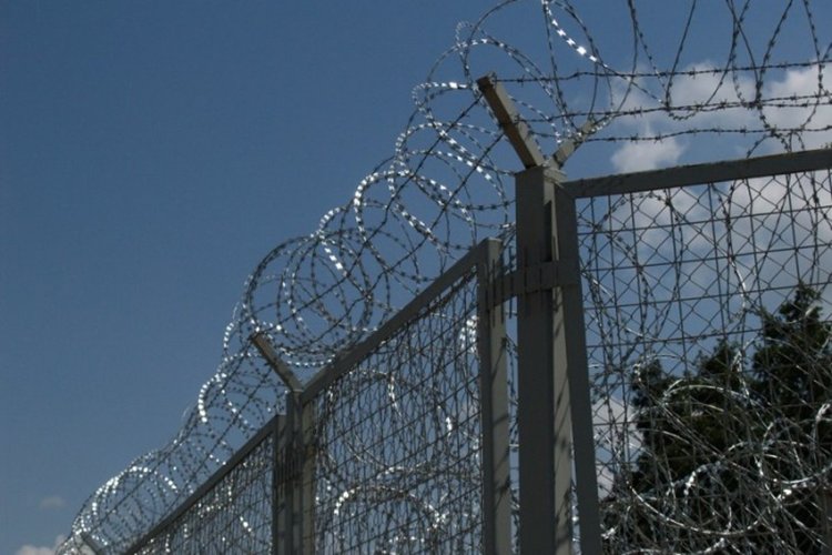 Брюксел: Няма да финансираме ограда в България