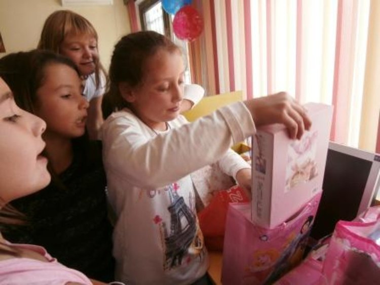 Библиотеката в Смолян с иновативна услуга: "Празнувай рождения си ден в библиотеката!"