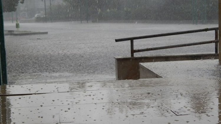 Силна буря наводни Видин 