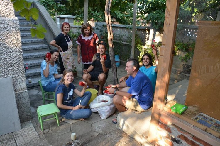 Арт резиденти действат в Татарево