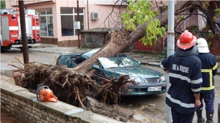 Силна буря наводни Видин 